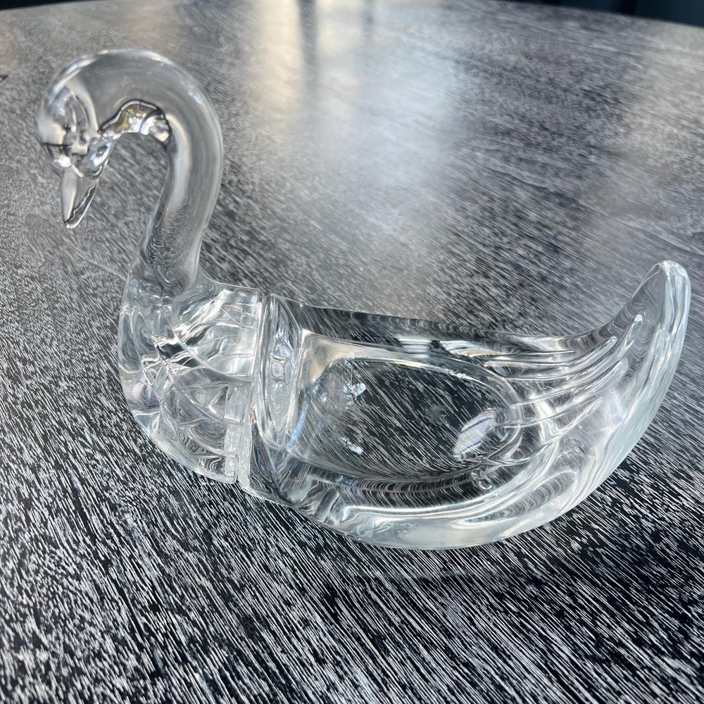 Vintage Lucite Swan Towel‎ Holder / soap dish